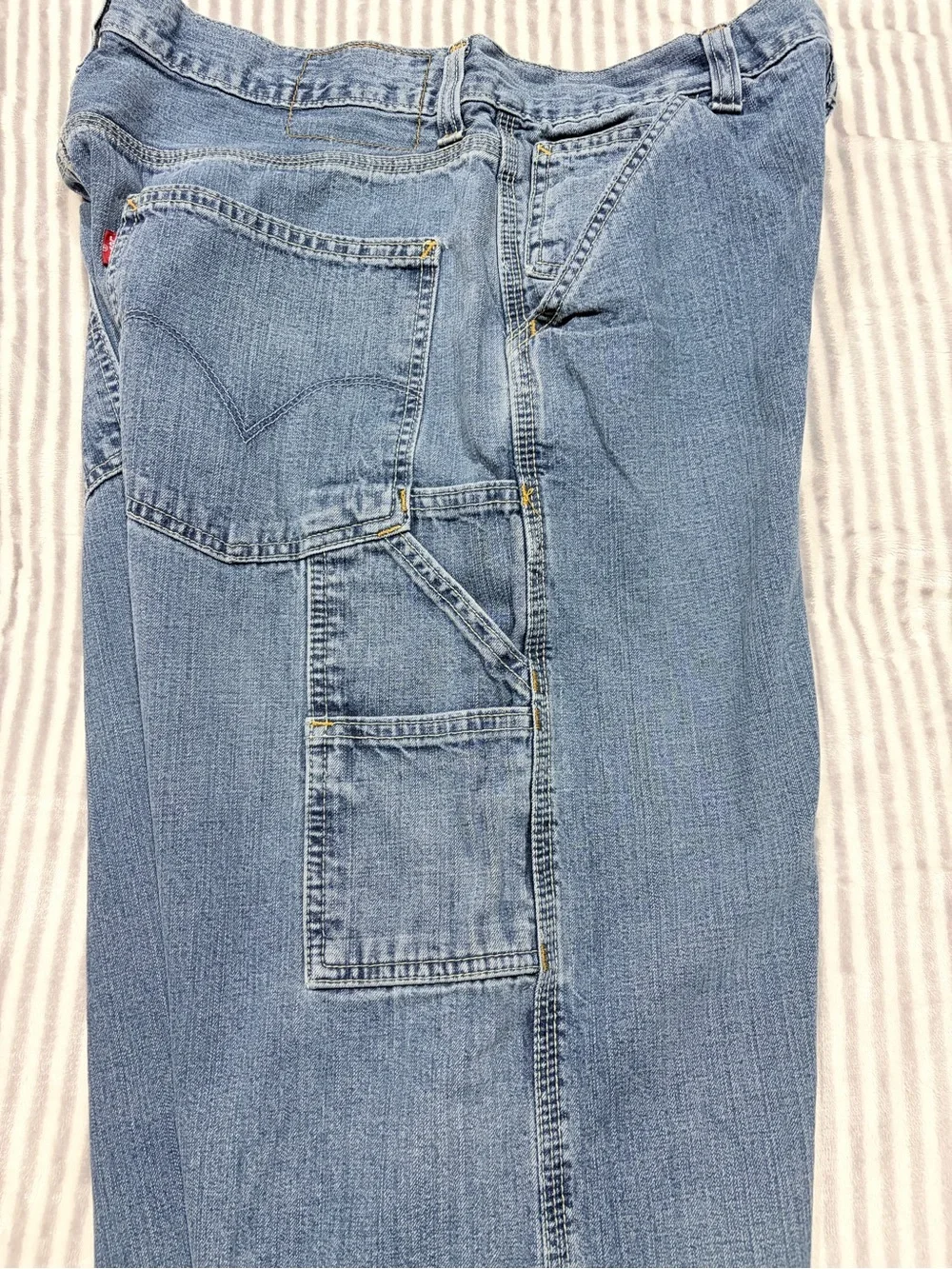 Levi's Men's Relaxed Carpenter Jeans in Medium Blue Denim